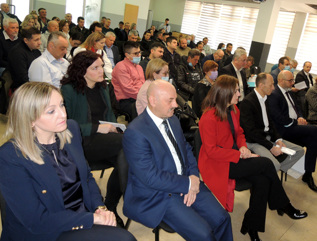 Sudionici Prve konferencije o ličkoj poljoprivbredi/Snimio Marko Čuljat Lika press                                                                                                                                                                        